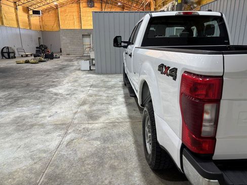 Used 2022 Ford F250 XL w/ Power Equipment Group AWD/4WD image 9