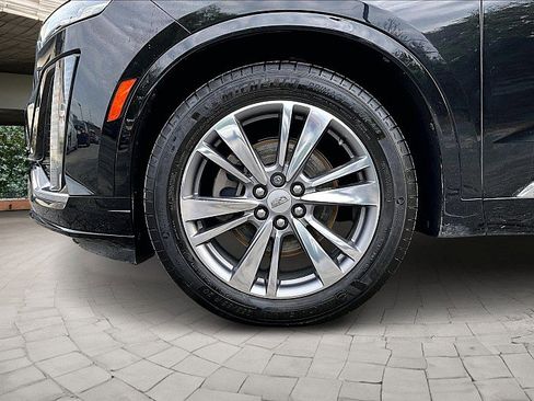 Used 2020 Cadillac XT6 Premium Luxury image 8