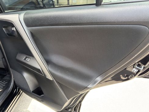 Used 2017 Toyota RAV4 LE w/ Carpet Mat Package AWD/4WD image 13