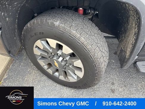 Used 2025 Chevrolet Silverado 2500 Custom w/ Custom Value Package AWD/4WD image 2