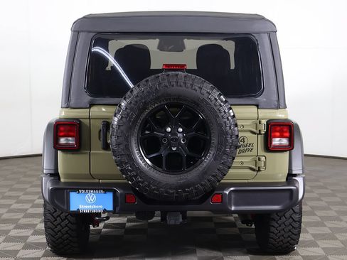Used 2025 Jeep Wrangler Sport AWD/4WD image 10