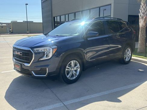 Used 2023 GMC Terrain SLE w/ Driver Convenience Package image 10