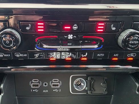 New 2025 Jeep Grand Cherokee L Limited w/ Black Appearance Package image 39