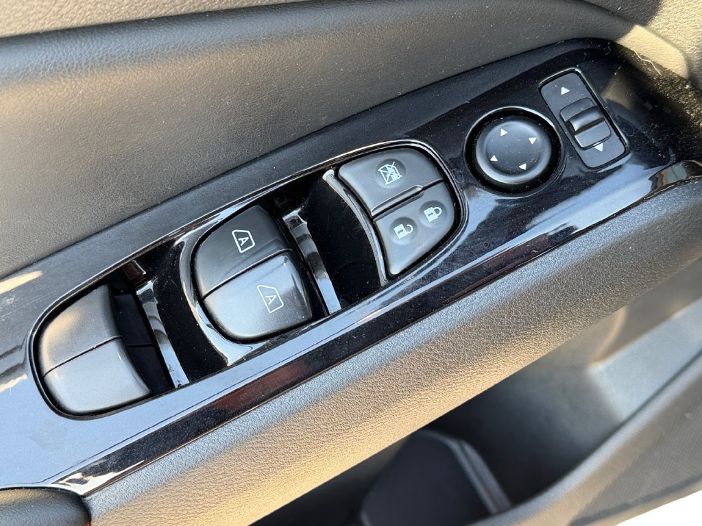 Used 2025 Nissan Altima 2.5 SR AWD/4WD image 25