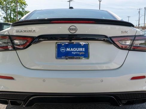 Certified 2023 Nissan Maxima SR w/ Sport Mat Group FWD image 8