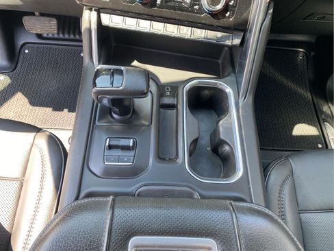 Used 2022 GMC Sierra 1500 Denali AWD/4WD image 19