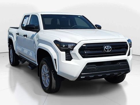 Used 2024 Toyota Tacoma SR AWD/4WD image 2