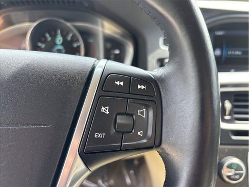 Used 2014 Volvo S60 T5 FWD image 23