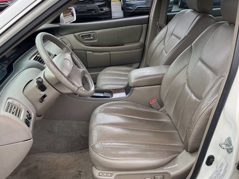 Used 2000 Toyota Avalon XLS image 2