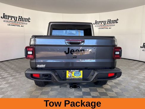 Used 2021 Jeep Gladiator Overland image 6