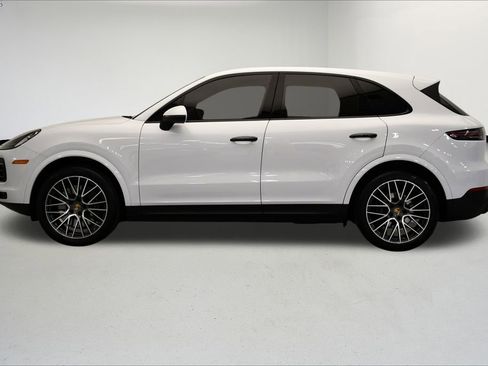 Used 2022 Porsche Cayenne image 2