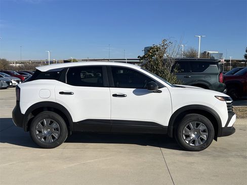 New 2026 Nissan Kicks S image 3