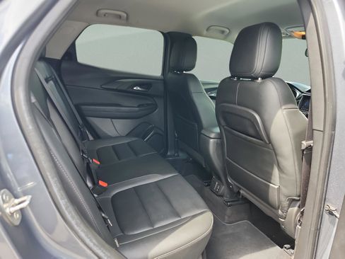 Used 2022 Chevrolet TrailBlazer LT w/ Premium Seating Package FWD image 18