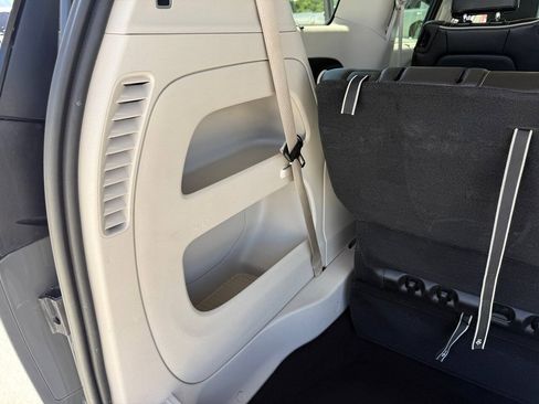 Used 2023 Chrysler Pacifica Limited FWD image 30