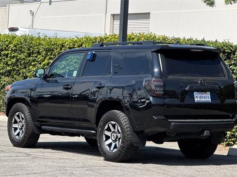 Used 2023 Toyota 4Runner TRD Off-Road Premium image 6