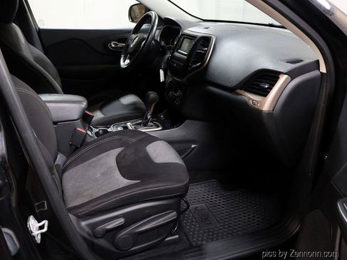 Used 2014 Jeep Cherokee Latitude AWD/4WD image 32