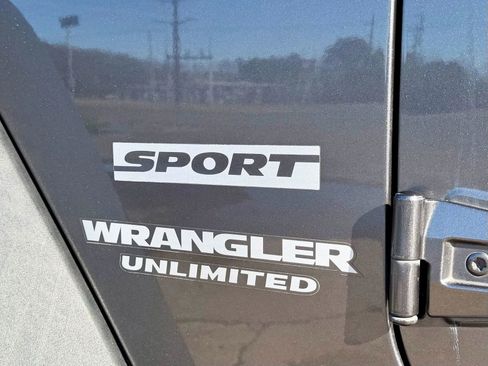 Used 2017 Jeep Wrangler Unlimited Sport w/ Quick Order Package 24S image 8