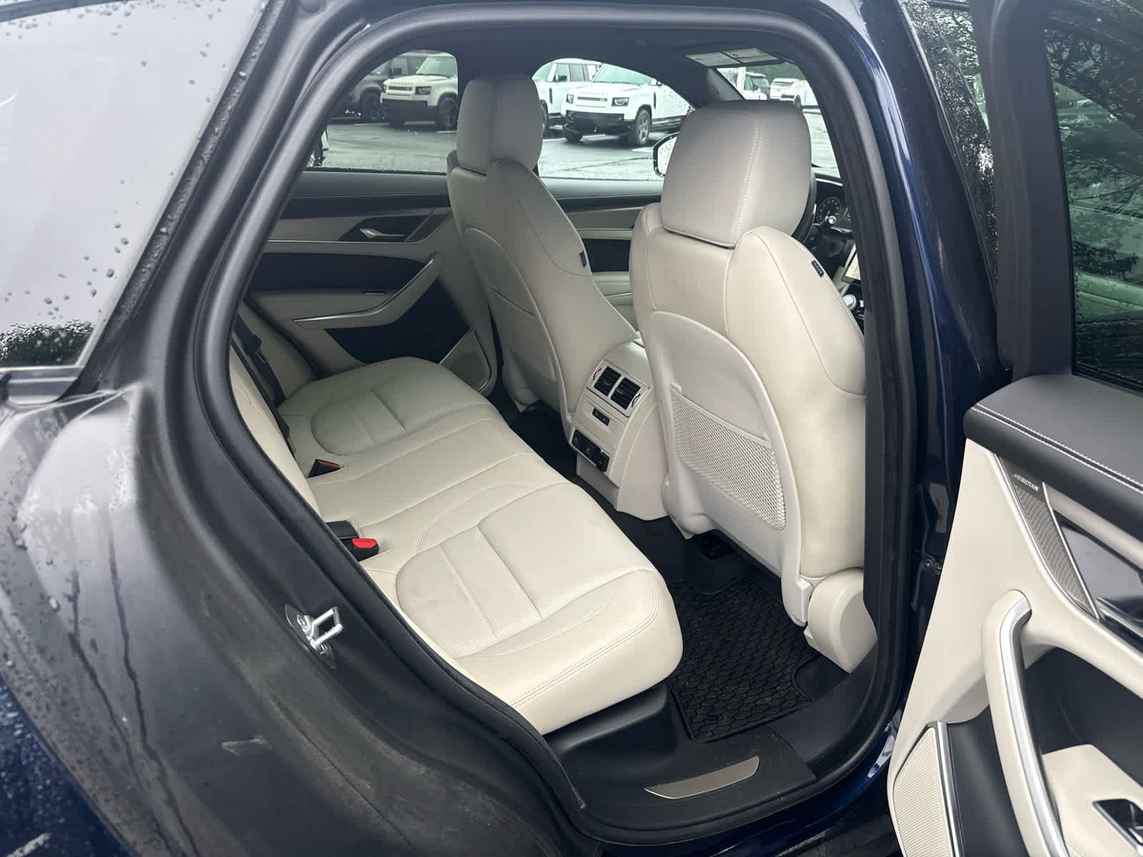 Used 2026 Jaguar F-PACE R-Dynamic S AWD/4WD image 8
