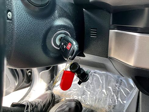 Used 2021 Toyota Tacoma SR5 RWD image 14