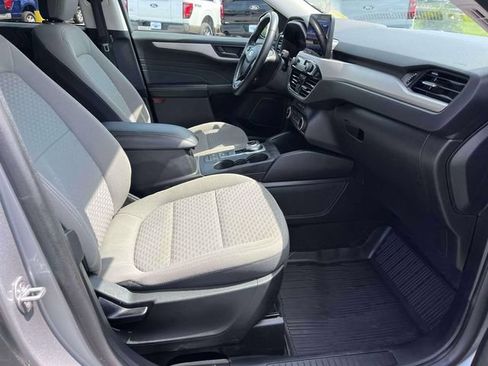Certified 2022 Ford Escape SE w/ Cold Weather Package AWD/4WD image 24