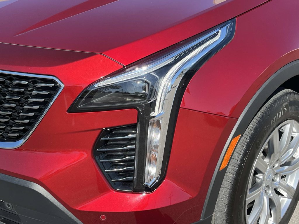 Used 2023 Cadillac XT4 Premium Luxury FWD image 9