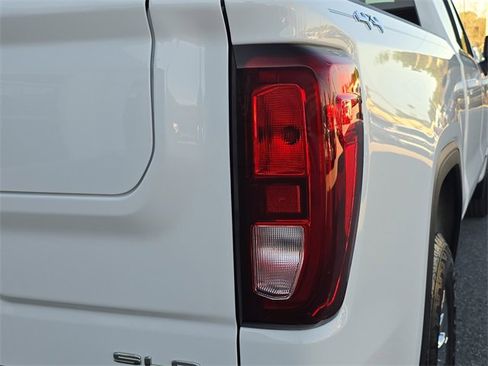 Certified 2023 GMC Sierra 1500 SLE image 10