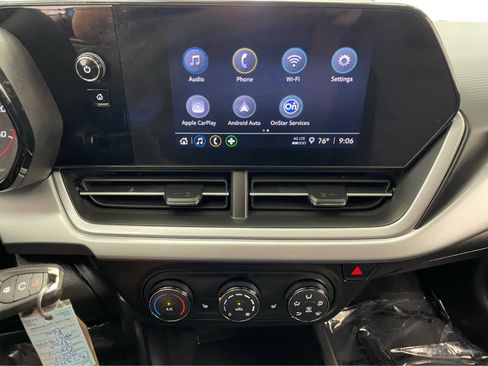 Certified 2024 Chevrolet Trax RS w/ Driver Confidence Package FWD image 3