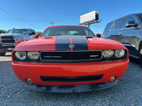 Used 2009 Dodge Challenger SRT8 w/ SRT Option Group II RWD image 3