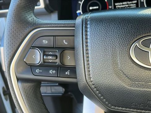 Used 2025 Toyota 4Runner TRD Off-Road Premium image 11