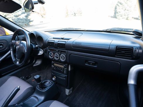 Used 2001 Toyota MR2 Spyder image 38