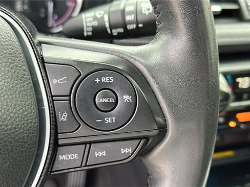 Used 2021 Toyota RAV4 Limited image 14