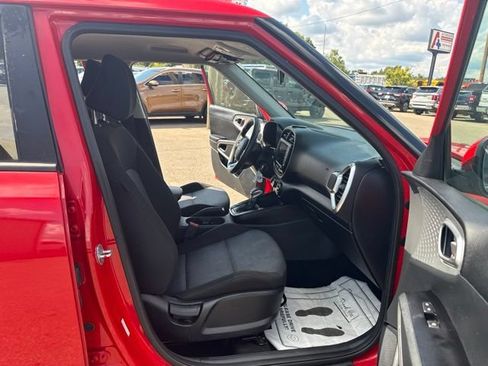 Used 2022 Kia Soul LX w/ Technology Package FWD image 12