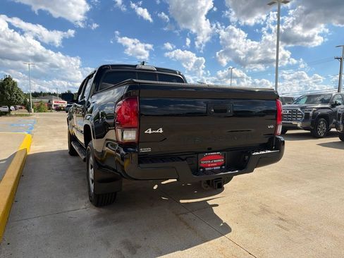 Used 2020 Toyota Tacoma SR AWD/4WD image 6