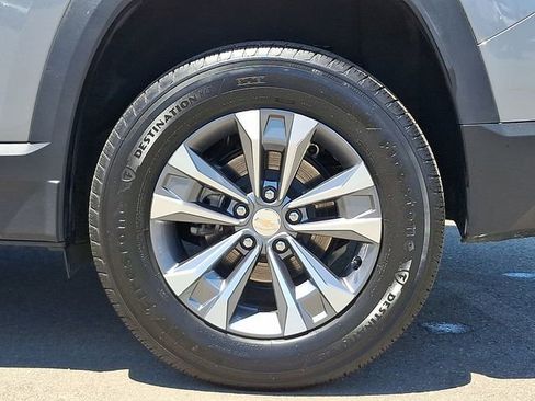 Used 2025 Chevrolet Equinox LT FWD image 8