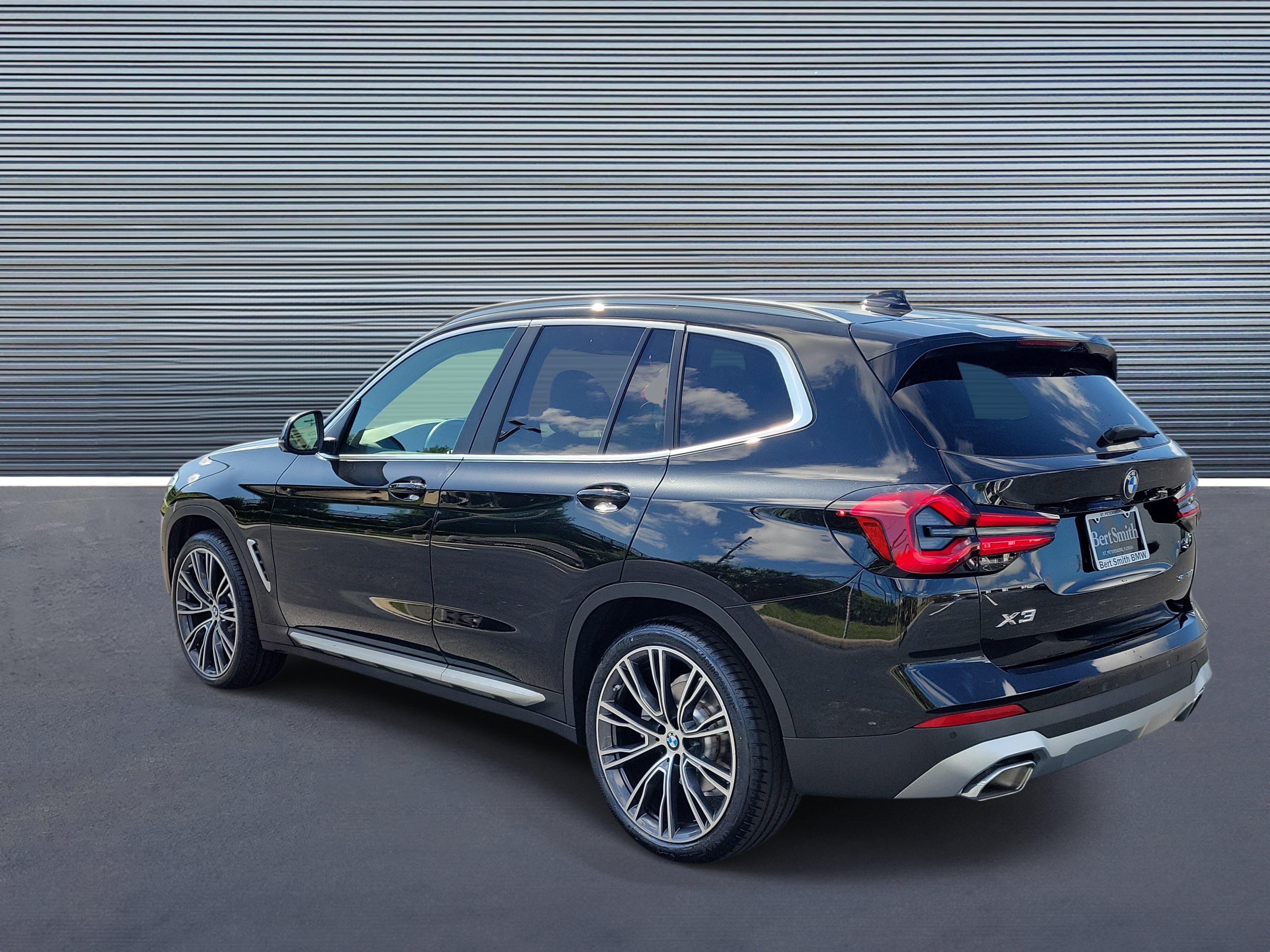 Used 2024 BMW X3 sDrive30i w/ Premium Package RWD image 4