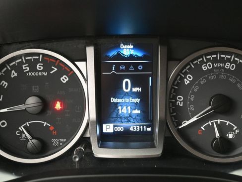 Used 2022 Toyota Tacoma SR5 w/ Technology Package RWD image 15