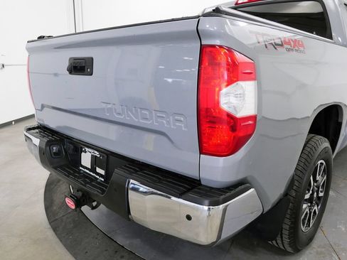 Used 2018 Toyota Tundra SR5 AWD/4WD image 36