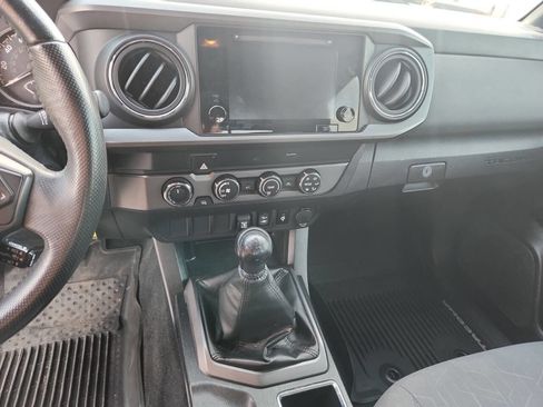 Used 2019 Toyota Tacoma TRD Sport AWD/4WD image 12
