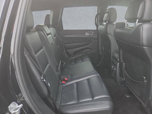 Used 2018 Jeep Grand Cherokee Limited image 24