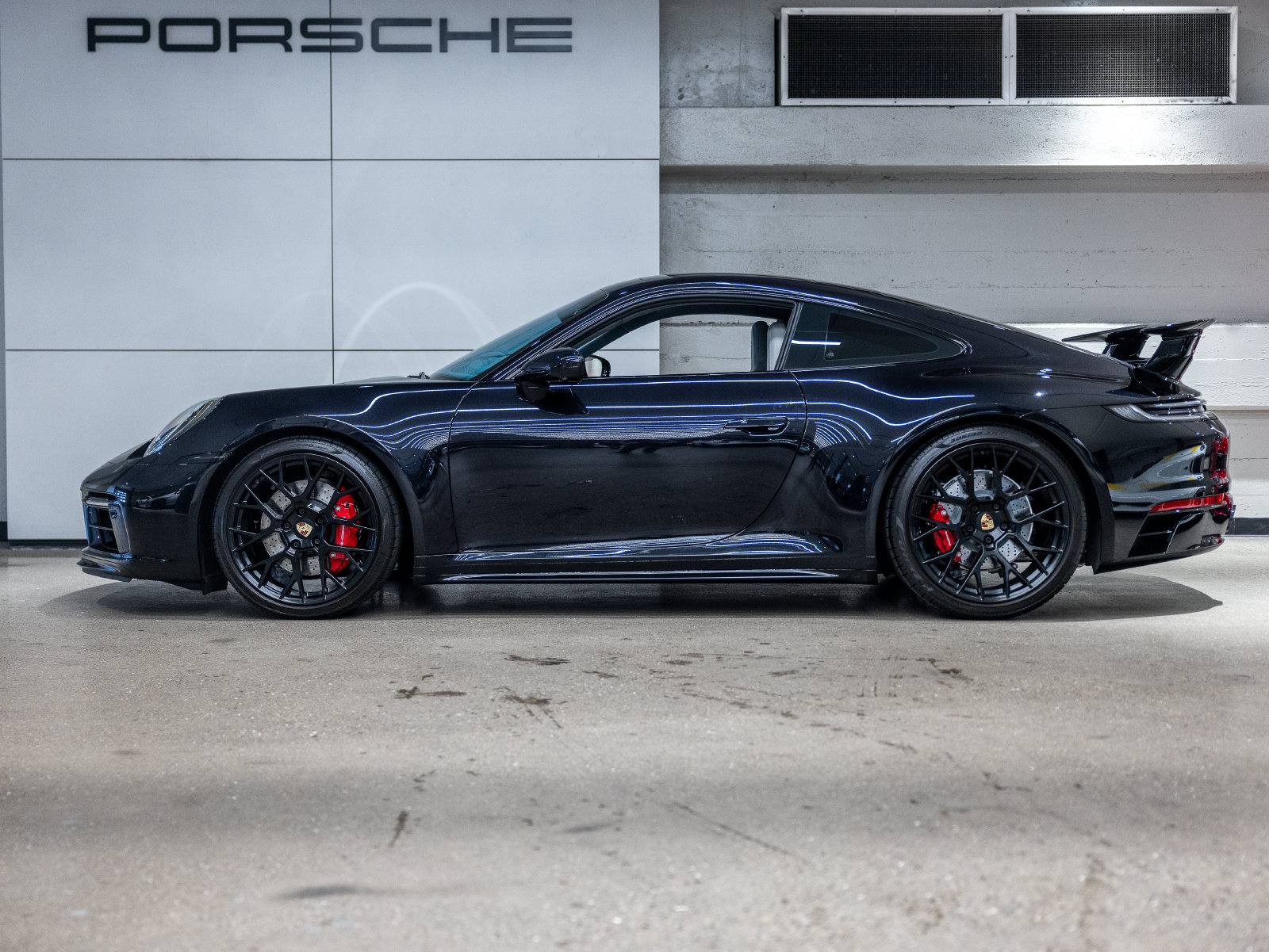 Certified 2024 Porsche 911 Carrera S RWD image 2