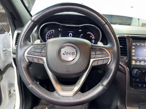 Used 2017 Jeep Grand Cherokee Altitude image 18