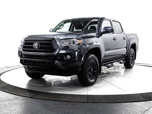 Certified 2022 Toyota Tacoma SR5 image 3
