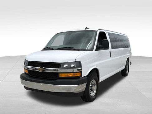 Used 2025 Chevrolet Express 3500 LT w/ LT Preferred Equipment Group RWD image 16