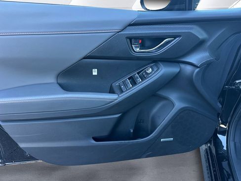 Certified 2025 Subaru Crosstrek 2.5i Limited w/ Crosstrek Mirror Package image 12