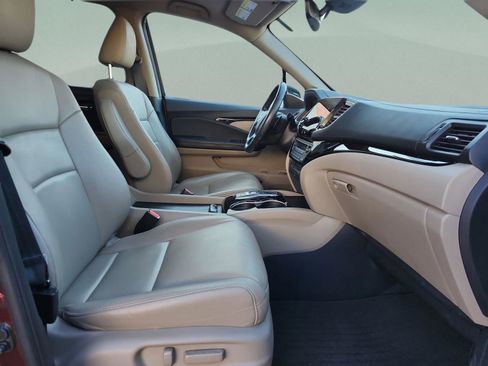 Certified 2021 Honda Pilot Touring image 20