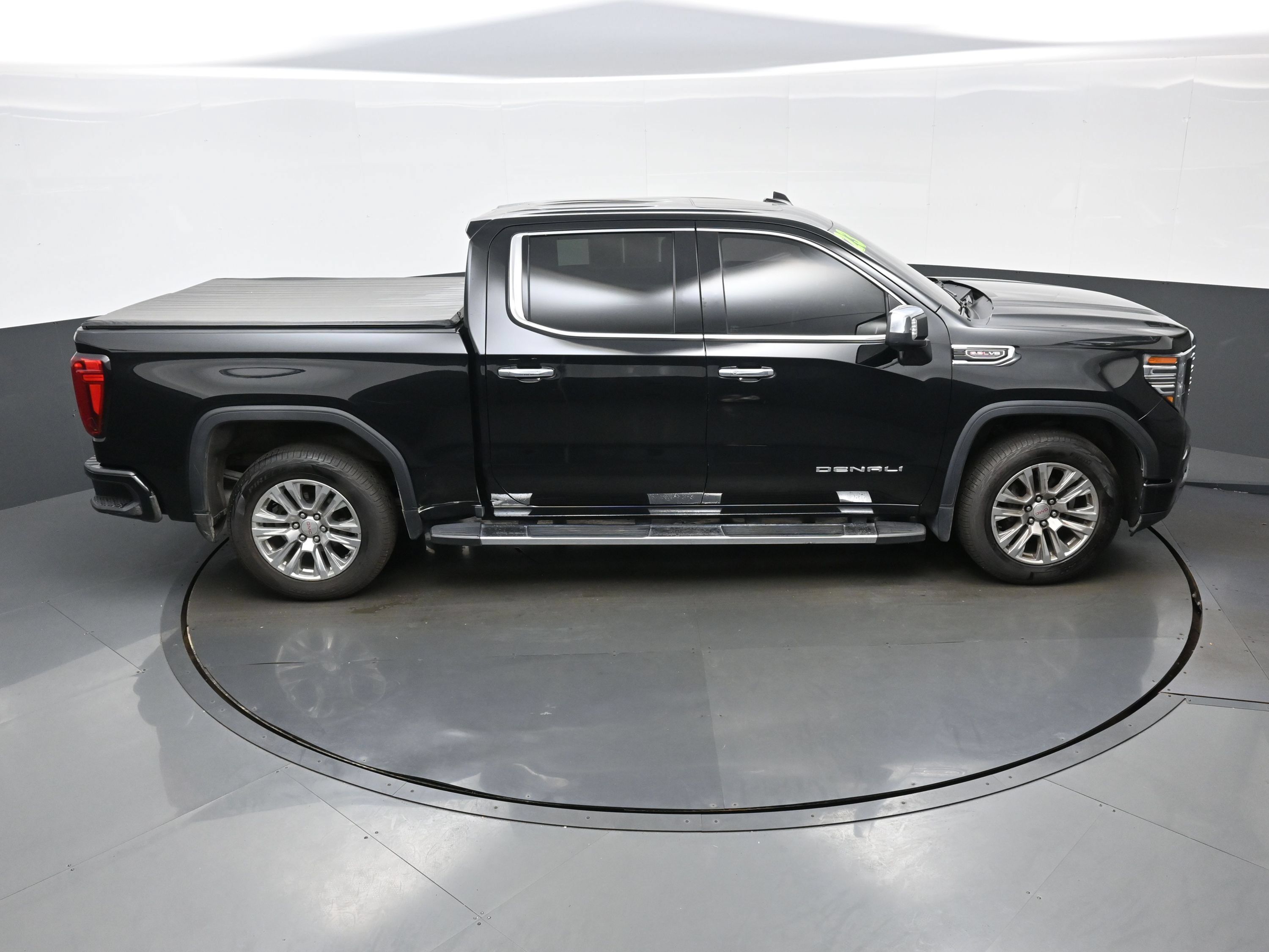 Used 2023 GMC Sierra 1500 Denali AWD/4WD image 42