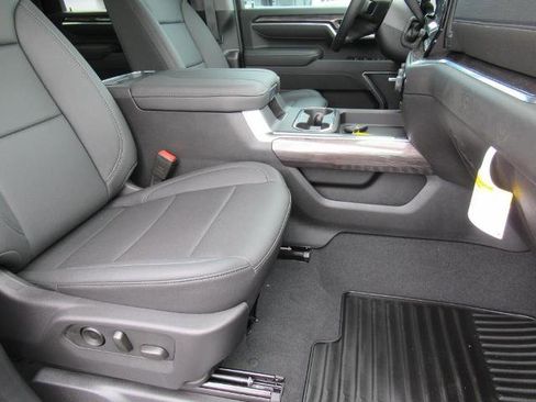 New 2025 Chevrolet Silverado 2500 LTZ w/ Trail Boss Package image 14