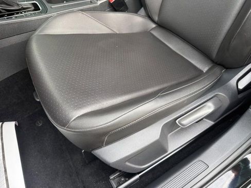 Used 2020 Volkswagen Jetta SE w/ SE Cold Weather Package FWD image 17