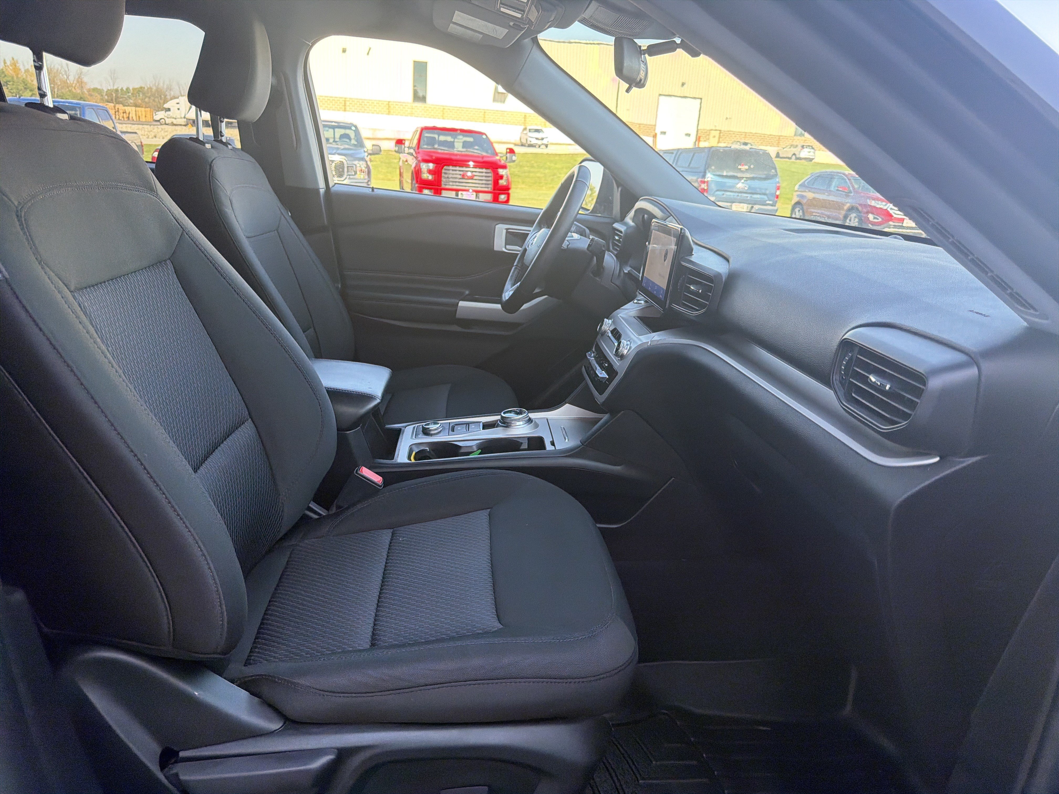 Used 2023 Ford Explorer XLT w/ Class IV Trailer Tow Package AWD/4WD image 48