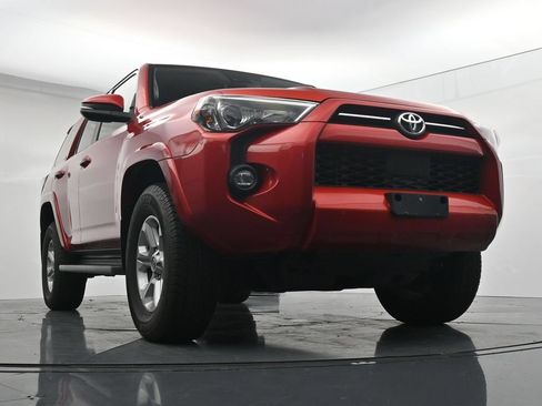 Used 2022 Toyota 4Runner SR5 Premium AWD/4WD image 18